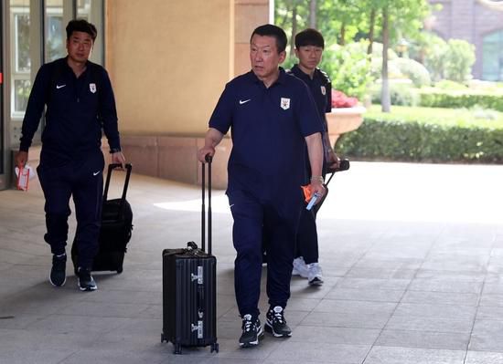在赛前接受采访时，勒沃库森主帅阿隆索谈到了本场比赛。